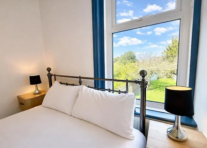 Garden View Beach - Sleeps 4 - Free Parking - Walk To Beach